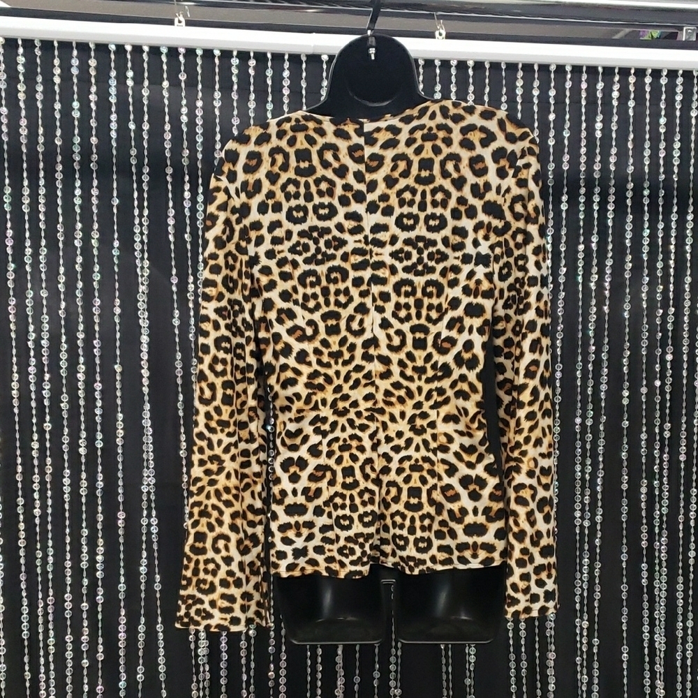Leopard Print Front Tie Top - Picture 4 of 4
